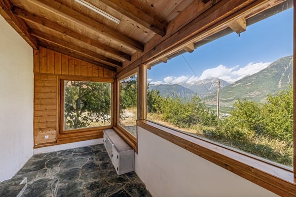Maison de caractère dans un environnement naturel avec vue dégagée 3