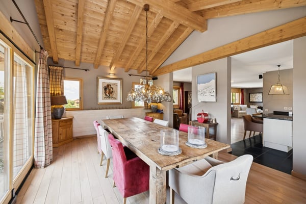 Chalet individuel très spacieux. 2