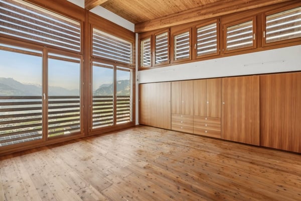 Villa avec annexe indépendante en dominance sur la plaine. 7