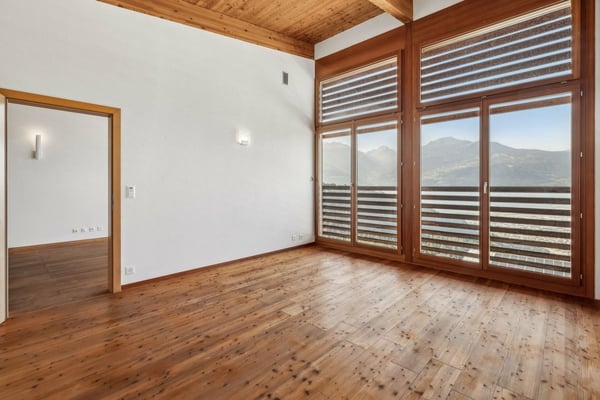 Villa avec annexe indépendante en dominance sur la plaine. 9