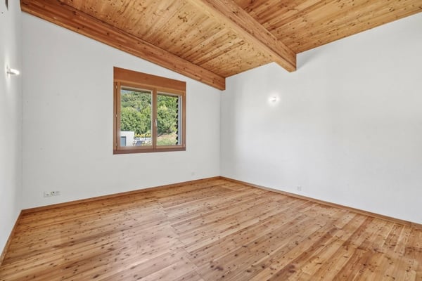 Villa avec annexe indépendante en dominance sur la plaine. 10