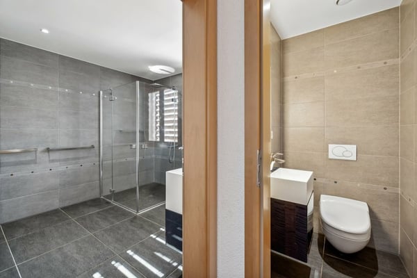 Villa avec annexe indépendante en dominance sur la plaine. 8