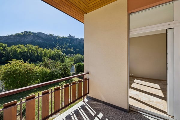 Magnifique propriété avec vue sur le Château de Tourbillon 7