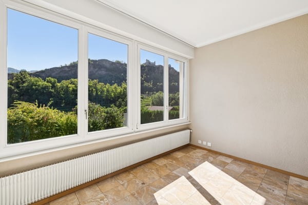 Magnifique propriété avec vue sur le Château de Tourbillon 5