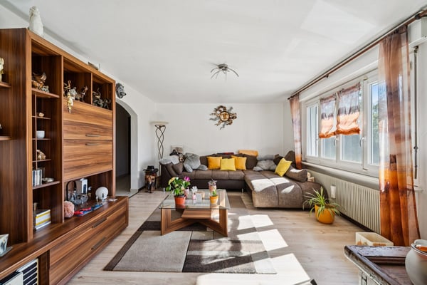 Villa individuelle avec piscine et beaux extérieurs 2