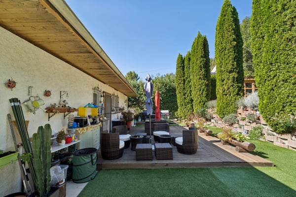 Villa individuelle avec piscine et beaux extérieurs 12