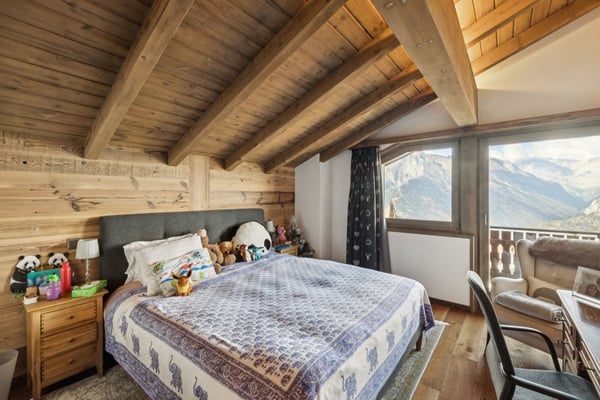 Au coeur de la station, un chalet d'exception. 9