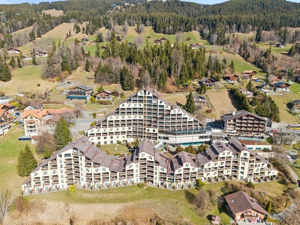Charmant appartement de 3,5 pièces avec cuisine et salle de bains, lum 4