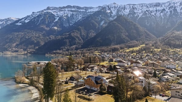Duplex 6.5 pièces avec vue imprenable sur le lac de Brienz 2
