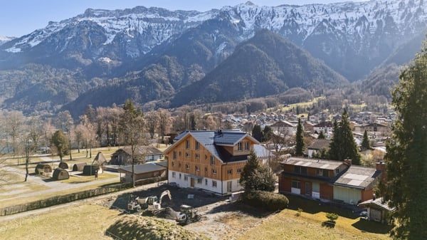 Duplex 6.5 pièces avec vue imprenable sur le lac de Brienz 3