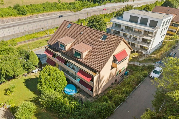 Immeuble de rendement de 8 logements entièrement loué, offrant un rend 11