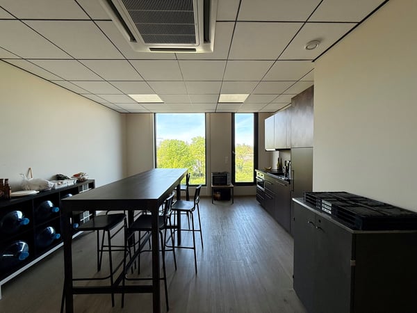 1226 THONEX - Bureaux de 305 m2 au 3ème étage d'un immeuble moderne 7
