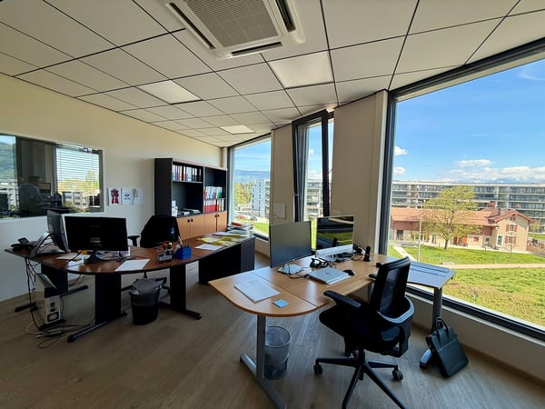 1226 THONEX - Bureaux de 305 m2 au 3ème étage d'un immeuble moderne 3