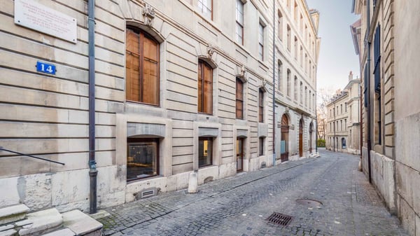 Souplex en excellent état situé dans un immeuble du XVIIIe siècle 1