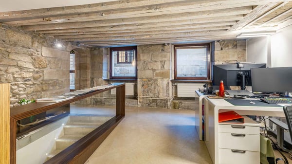 Souplex en excellent état situé dans un immeuble du XVIIIe siècle 3