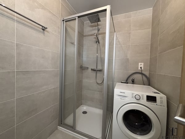 Grand studio avec terrasse à Gilly 5