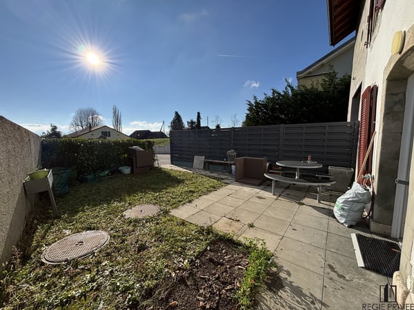 Grand studio avec terrasse à Gilly 1