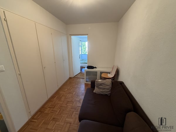 Appartement de 2.5 pièces au 2ème étage avec balcon 4