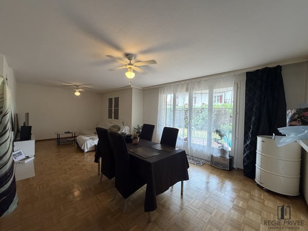Bel appartement avec jardin et jacuzzi à Bottens 4