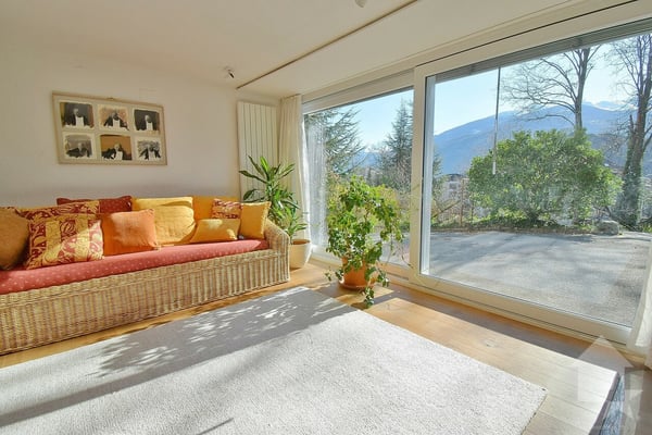 Magnifique propriété entourée de verdure, spacieuse et au calme 9