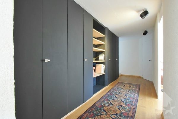 Magnifique propriété entourée de verdure, spacieuse et au calme 13