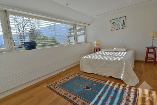 Magnifique propriété entourée de verdure, spacieuse et au calme 11