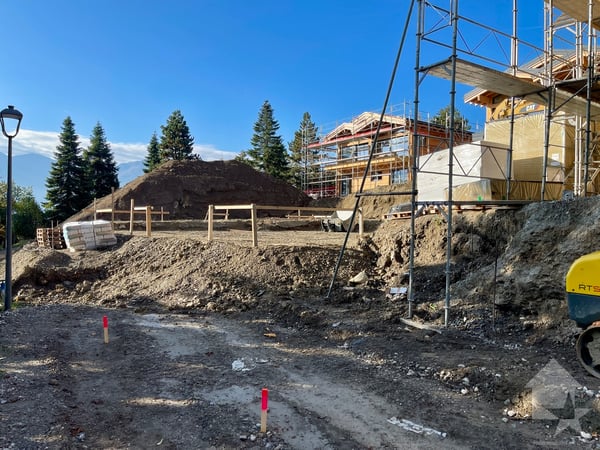 En construction, chalet traditionnel, quartier calme, vue panoramique 12