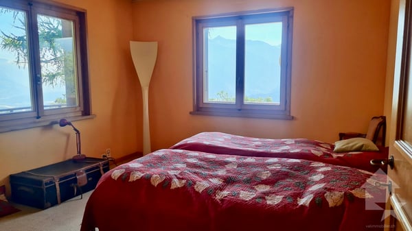 Magnifique chalet avec vue spectaculaire, niché dans un cadre paisible 11