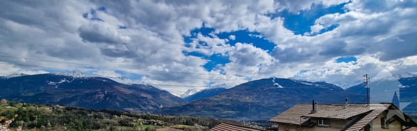 Spacieuse villa mitoyenne, belle vue, ensoleillée et calme 2