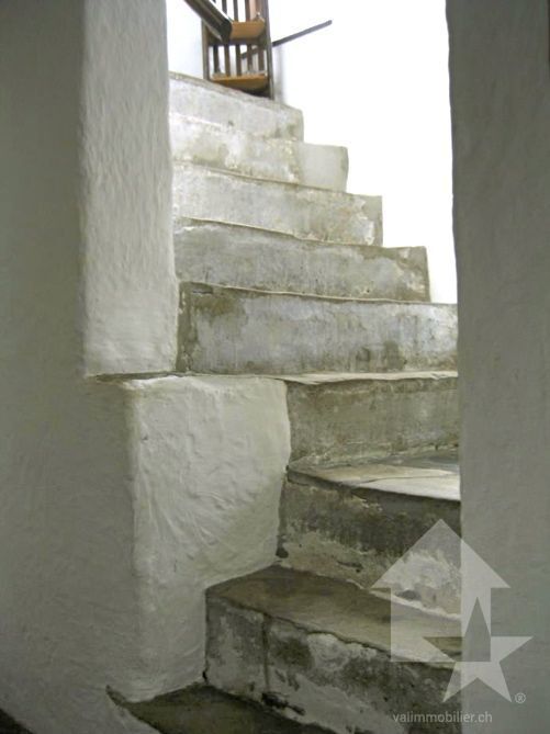 Bâtisse du 17ème siècle de 4.5 pièces ! 3
