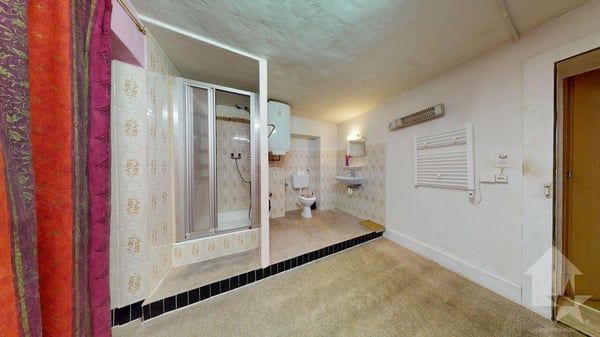 Maison villageoise à rénover entièrement 6