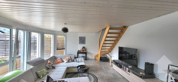 Villa / immeuble de 2 appartements 1x 3.5 pces en duplex + 1x studio 3