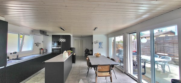 Villa / immeuble de 2 appartements 1x 3.5 pces en duplex + 1x studio 2