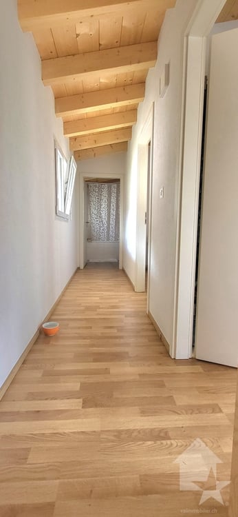 Villa / immeuble de 2 appartements 1x 3.5 pces en duplex + 1x studio 6