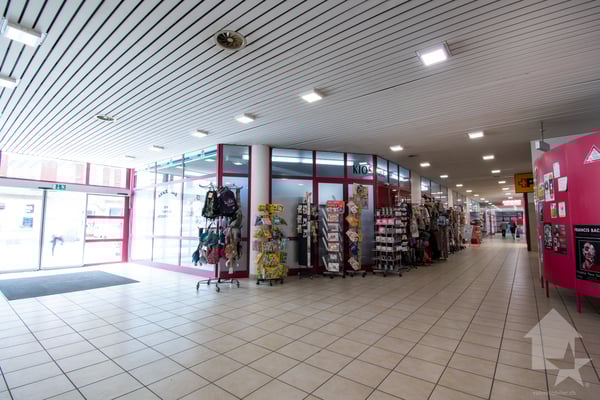 Vouvry, local commercial au centre du village 6