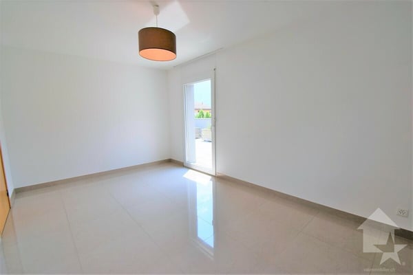Attique de 4.5 pièces avec une grande terrasse et 3 places de parcs 10