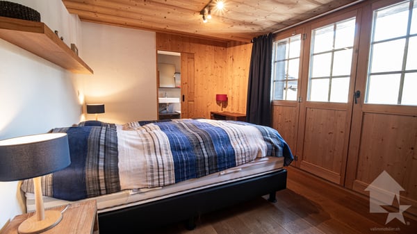 Séduisant appartement en duplex au centre du village 13