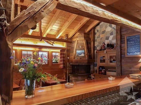 Magnifique Restaurant au centre d'Evolène avec appartement séparé 2