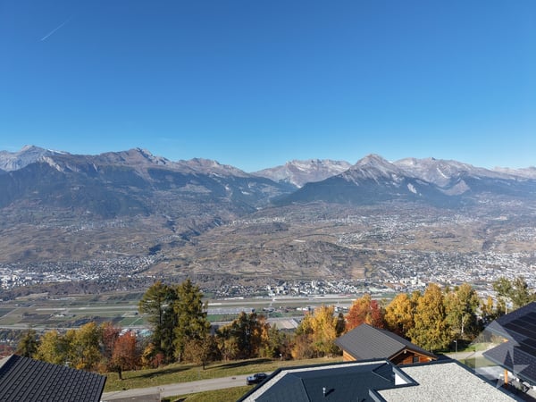 Appartement de 3.5 pièces à Veysonnaz avec terrasse et pelouse 3