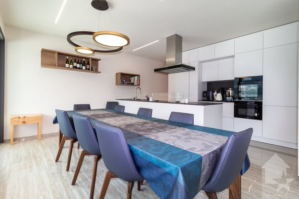 Spacieux appartement de standing 1.5 pièces avec jardin de 400 m2 13