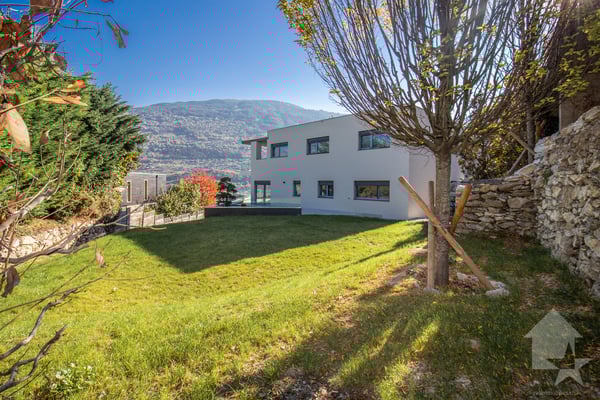 Spacieux appartement de standing 1.5 pièces avec jardin de 400 m2 4