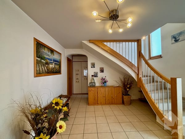 Maison individuelle avec vaste extérieur et clôture 11