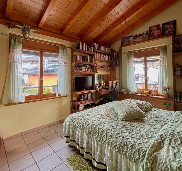 Maison individuelle avec vaste extérieur et clôture 7