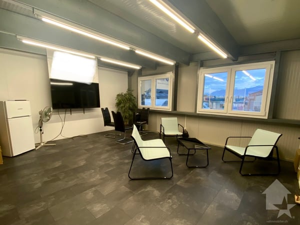 Halle industrielle de 5032 m3 + 32 garages box entre Sion et Sierre 11