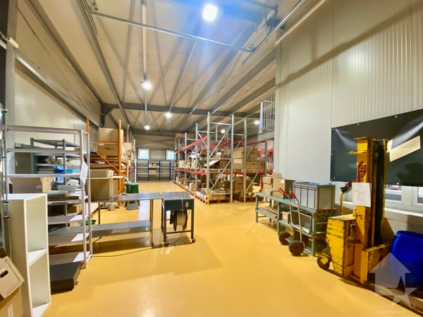 Halle industrielle de 5032 m3 + 32 garages box entre Sion et Sierre 6