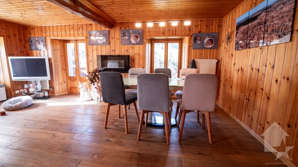 Grande maison avec local commercial au centre du village 9