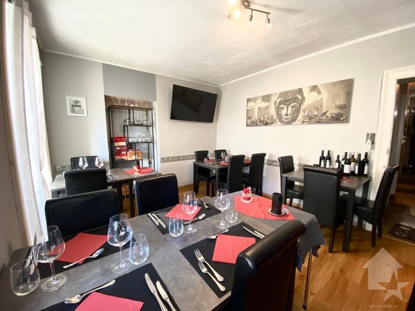 Immeuble de 5 appartements et un restaurant au centre du village ! 4