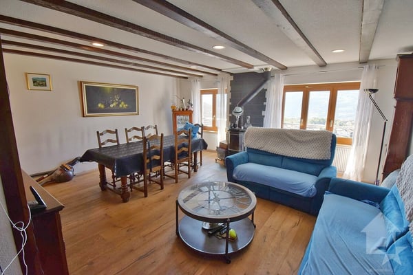 Immeuble de 3 ou 4 appartements avec une grange et un garage inclus ! 8