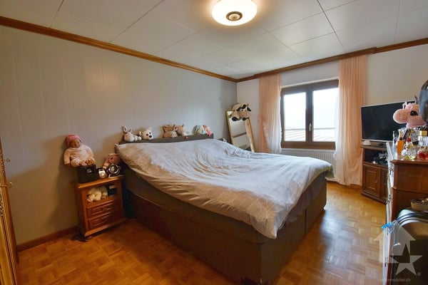 Immeuble de 3 ou 4 appartements avec une grange et un garage inclus ! 9