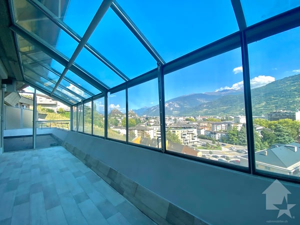 Spacieux appartement en terrasse, jardin d'hiver et 2 garages box ! 4